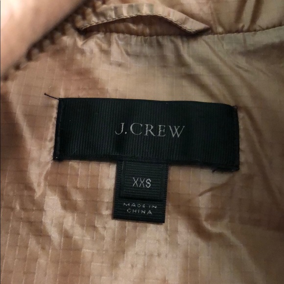 Gold puffy vest - Picture 3 of 4